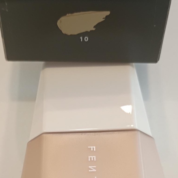 💋 Fenty Foundation 10 NEW IN BOX - Picture 6 of 6